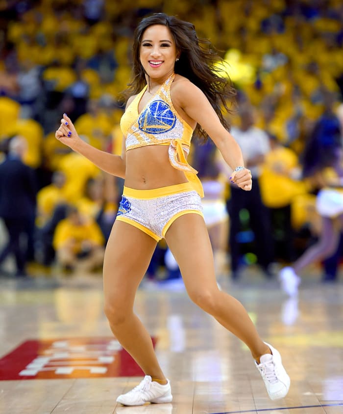 Golden-State-Warriors-Dance-Team-470720472_master.jpg